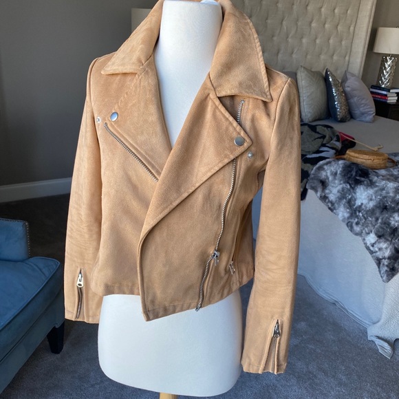 Round Rattan Crossbody - Picture 2 of 5